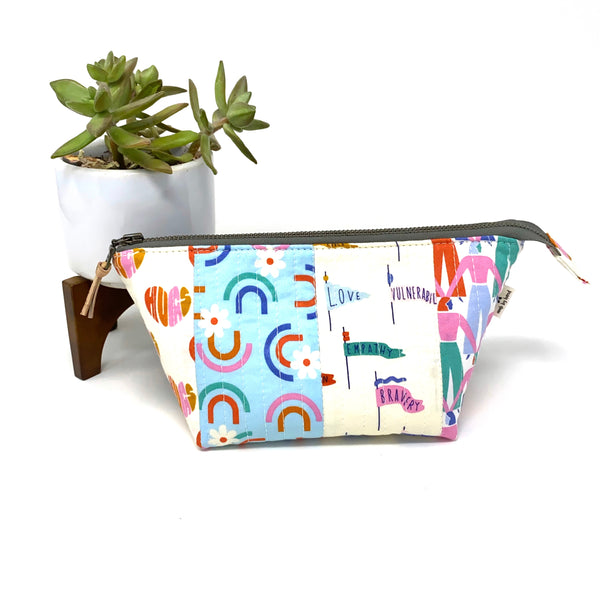 Open Wide Pouch Universal Love