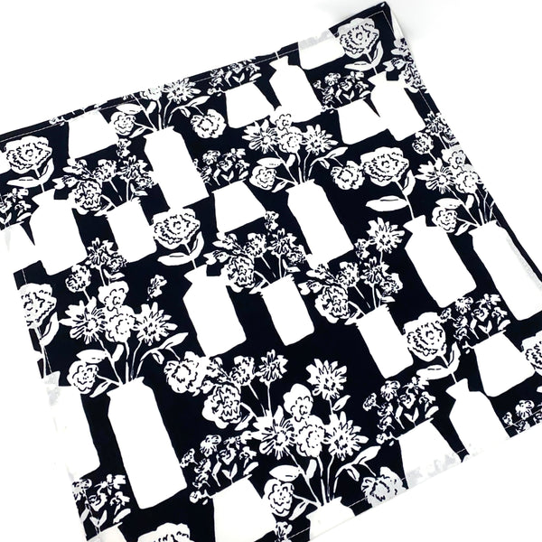 Organic Napkins - Set of 4 Black and White Bouquet